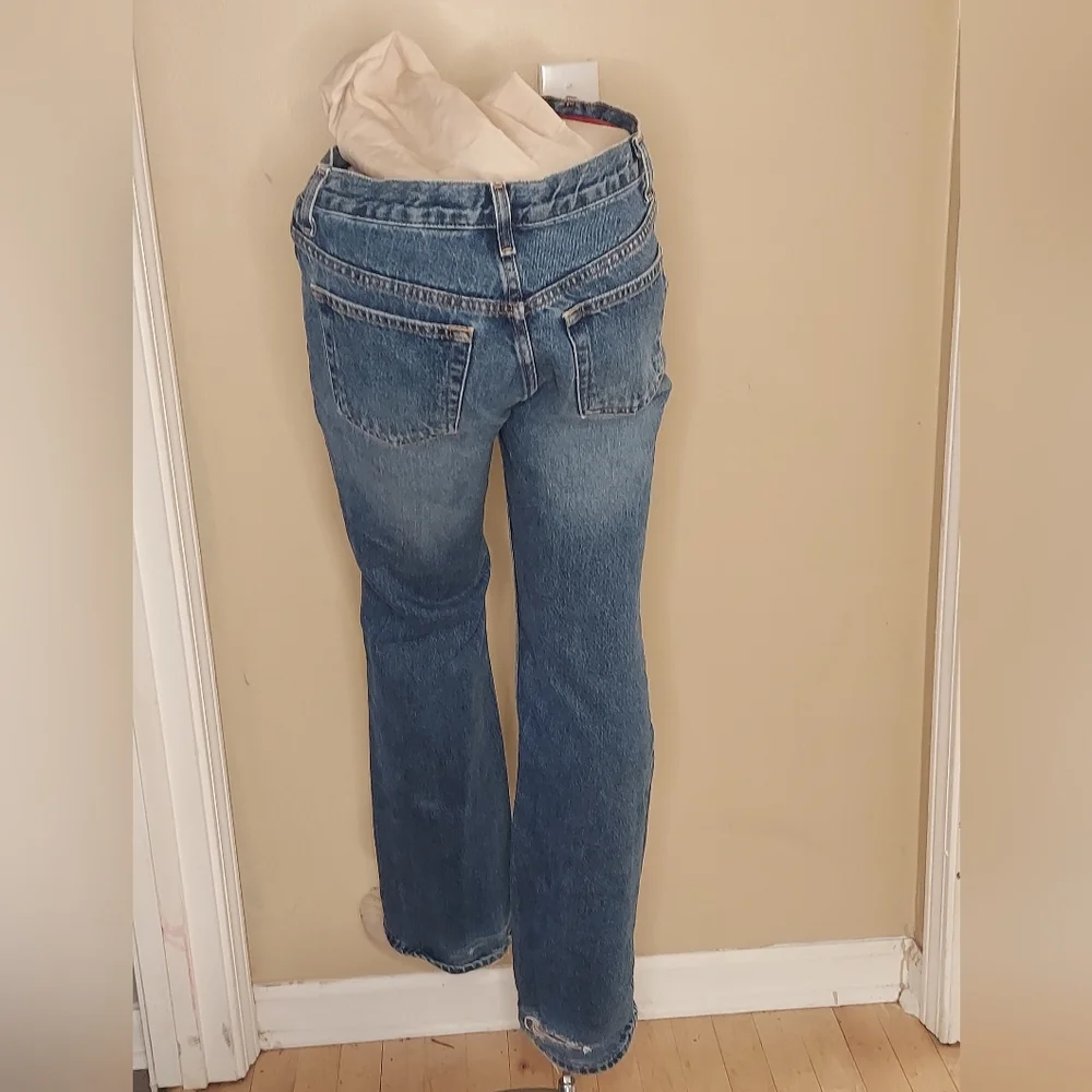 GAP Women's Flare Jeans in Classic Blue - Picture 2 of 7